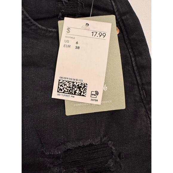 NWT H&M Women's Regular Waist Black Denim Shorts Distressed Size 6 US Stretch - Picture 4 of 6